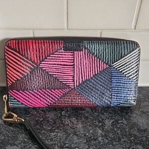 Fossil "Emma" Leather & Brass Zip Closure Colorful Geometric Print Wristlet